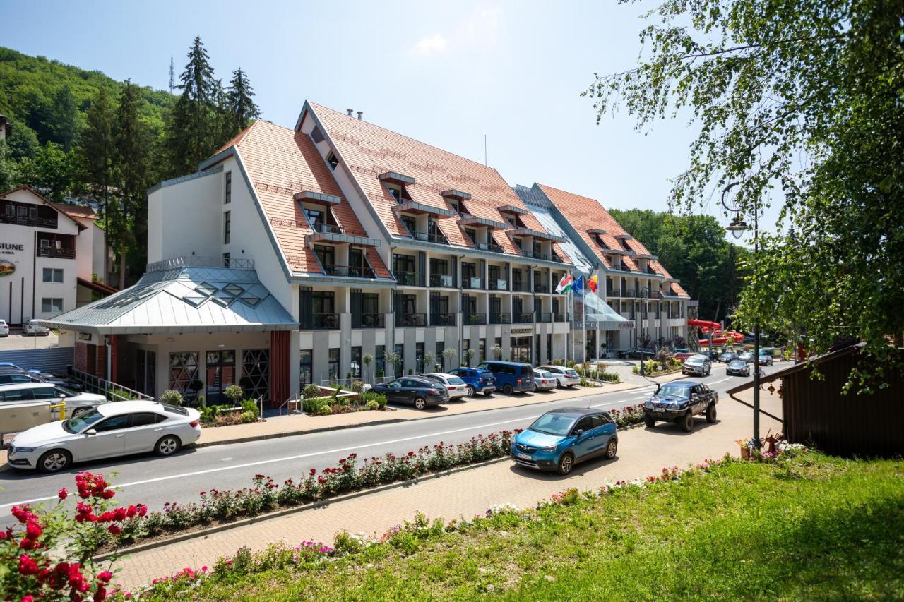 Hotel Crystal Wellness & Spa Superior Совата Экстерьер фото